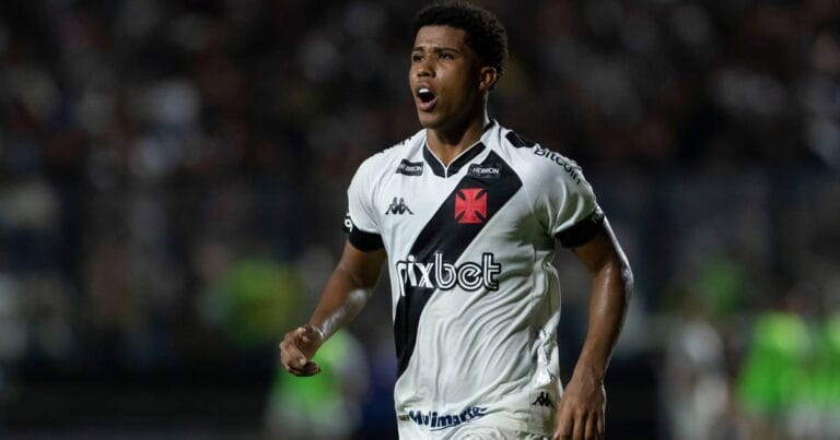 Chelsea complete the signing of 18-year-old Brazilian midfielder Andrey Santos