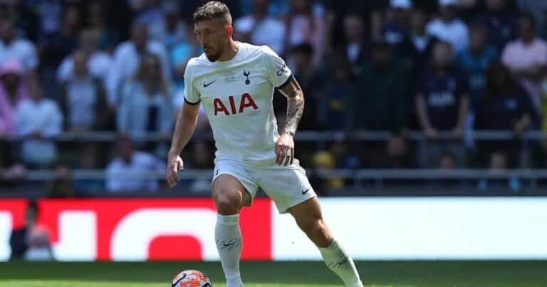 Manchester United weighs-up surprise move for Tottenham midfielder