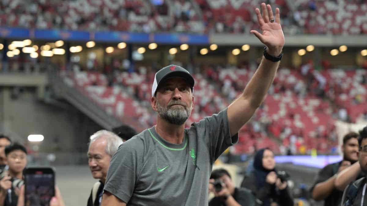 Jurgen Klopp: ‘I’ll throw a party if Man City lose titles’