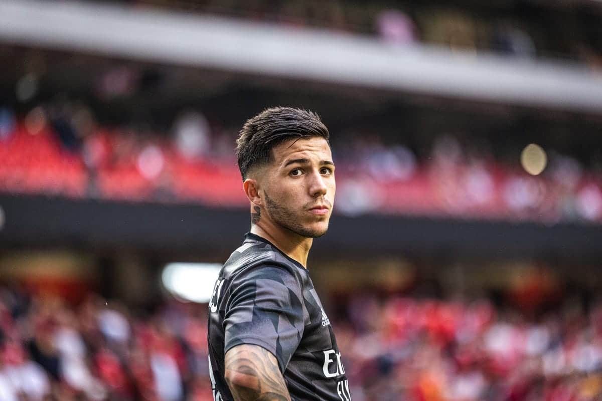 WATCH: Fernandez appearance sees anti-French song chanted by crowd at River Plate
