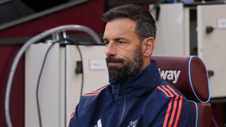 Van Nistelrooy pays tribute to Ten Hag and hints at Manchester United future