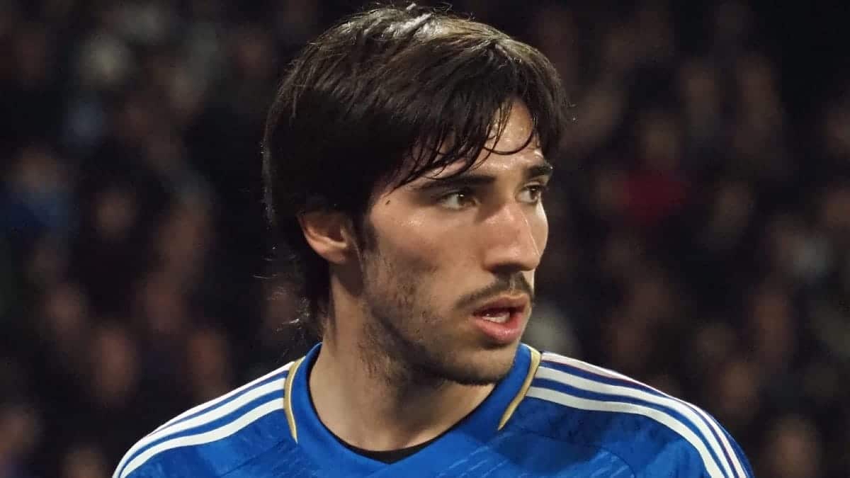 Nations League results: Italy and France reach quarter-finals as England beat Greece