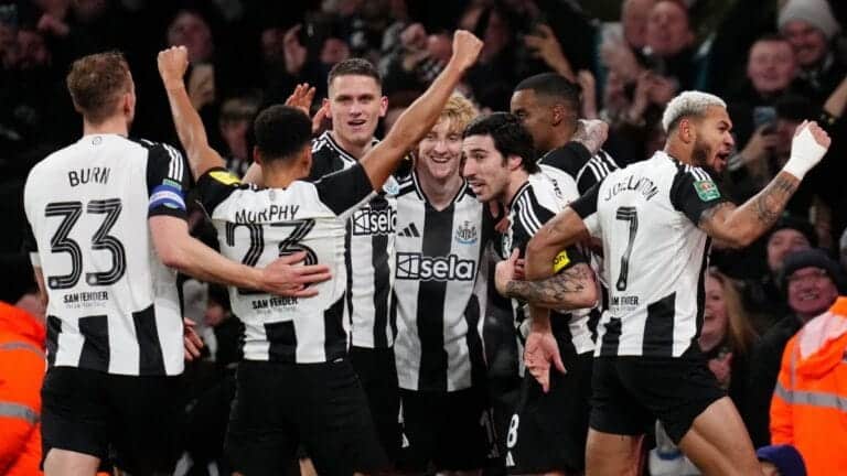 Newcastle 4-1 Man United: Barnes double in second-half hammering helps Magpies move fourth