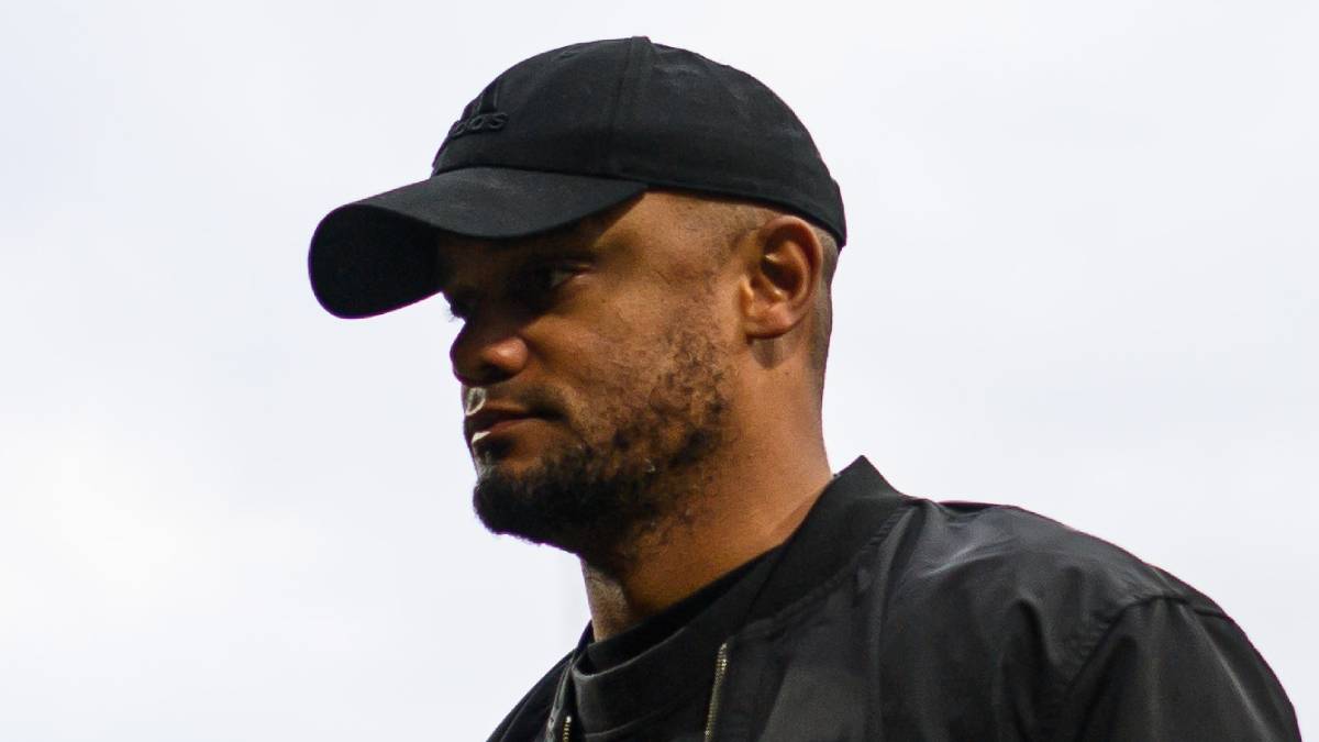 Vincent Kompany signs new Bayern Munich contract