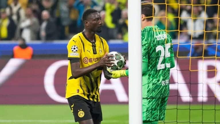 Borussia Dortmund 3-1 (3-5) Barcelona: Spirited effort from hosts not enough to mount comeback