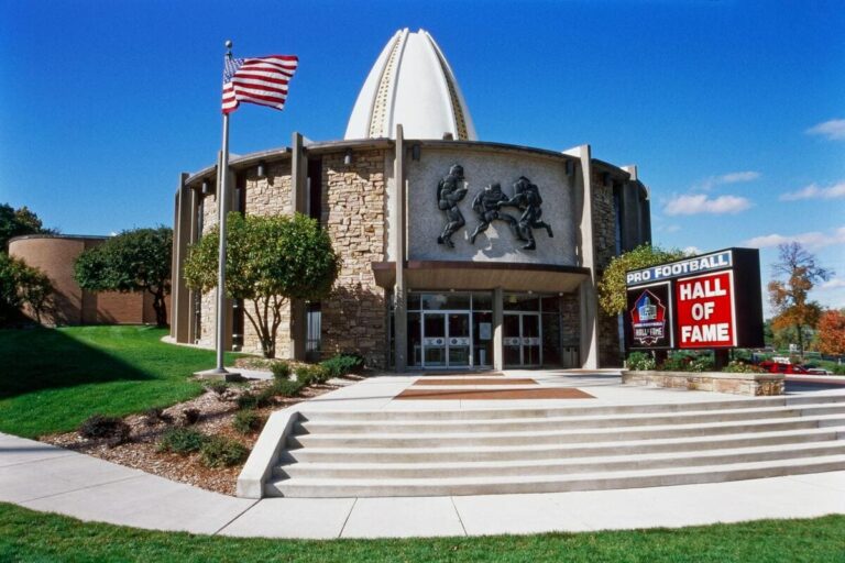 NFL: Chargers And Lions To Kick Off The 2025 Season In The Hall Of Fame Game