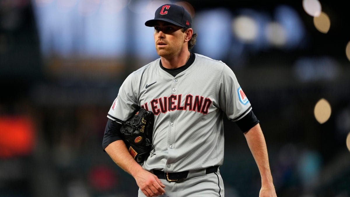 MLB: Blue Jays acquire Shane Bieber from Guardians