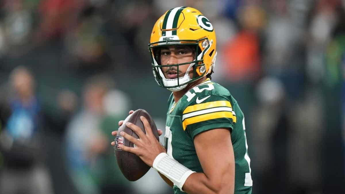 NFL Week 11 scores, results, highlights including Giants vs Packers, Titans vs Texans, Falcons vs Panthers, Vikings vs Bears, Jaguars vs Chargers, Bills vs Buccaneers and Steelers vs Bengals
