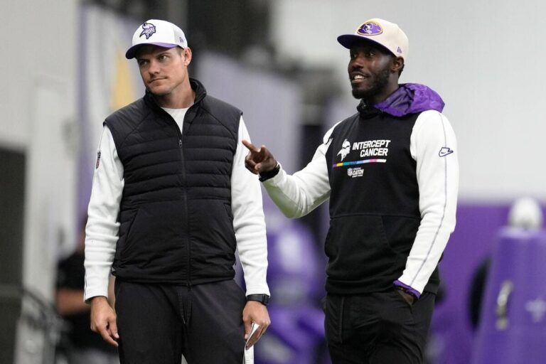 Vikings hand contract extension to GM Adofo-Mensah