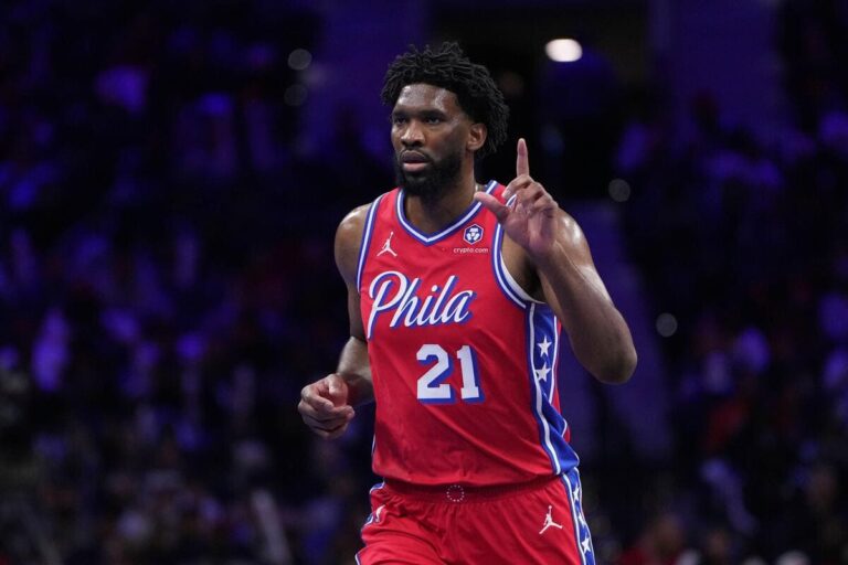 Joel Embiid struggles with knee on return as 76ers lose again