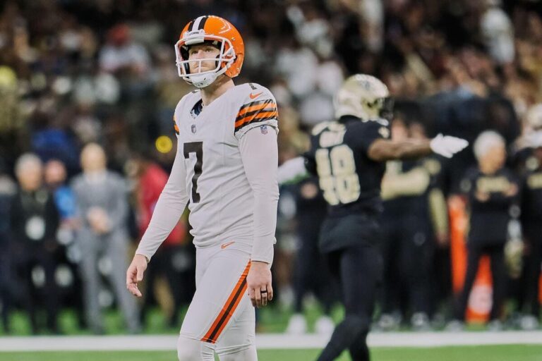 Dustin Hopkins to remain Browns kicker despite Sunday struggles