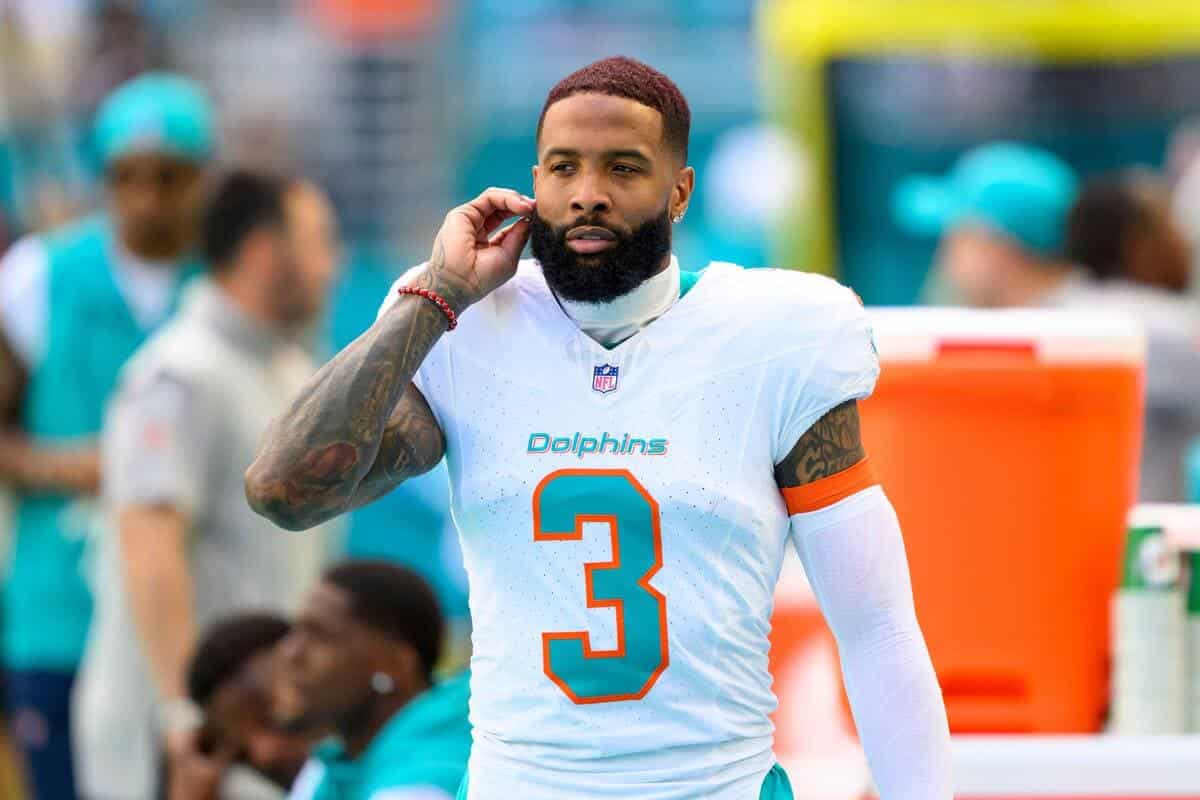 Beckham Jr released by Miami