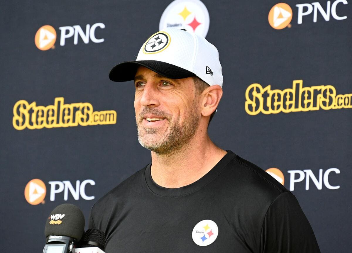 NFL: Steelers Quarterback Aaron Rodgers Thinks He Will Retire After This Season