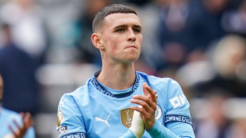 Phil Foden playing for Manchester City Football Club