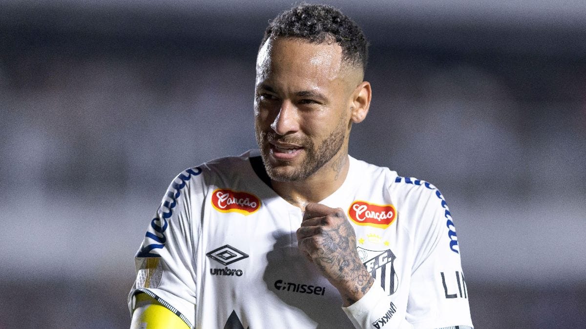 Neymar undergoes knee treatment in bid to make Brazil squad for World Cup