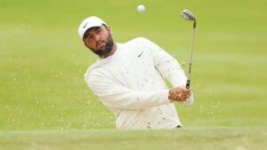 PGA Championship: McIlroy fights back and Scheffler makes weekend charge