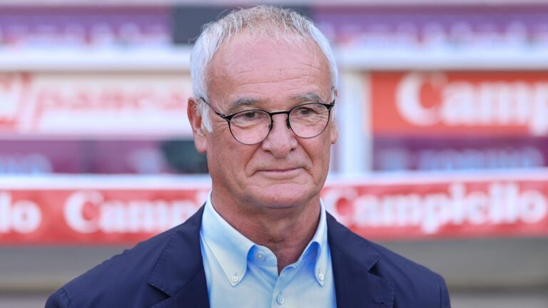 Claudio Ranieri rejects Italy job and will stay with Roma
