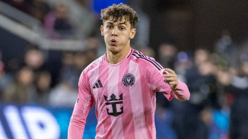 Noah Allen playing football for MLS team Inter Miami