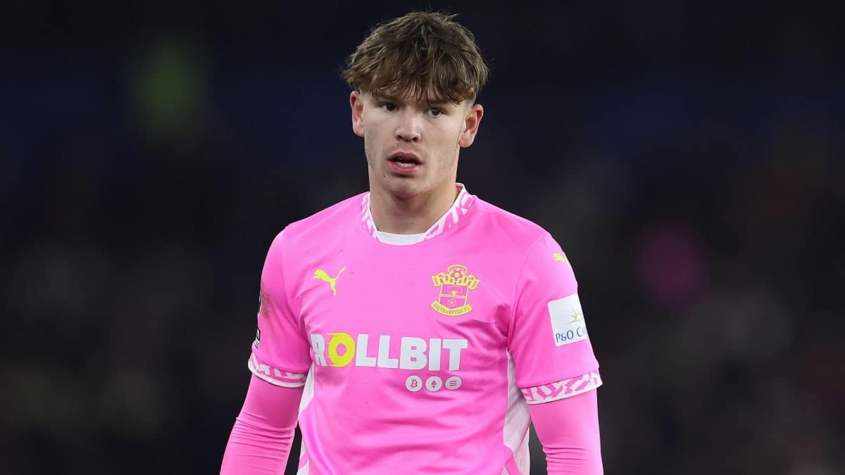 Everton sign £42m winger Dibling