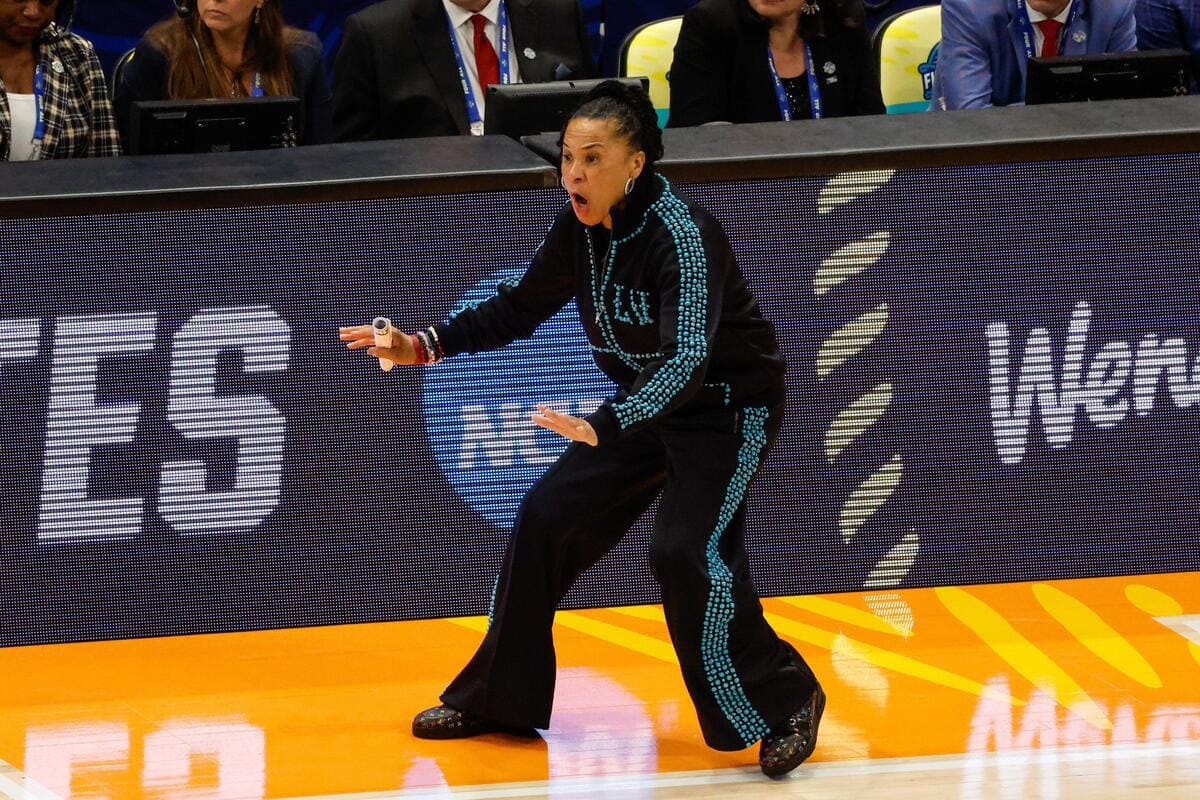 NBA: Gamecocks’ Dawn Staley Interviewed For Knicks’ Head Coaching Job