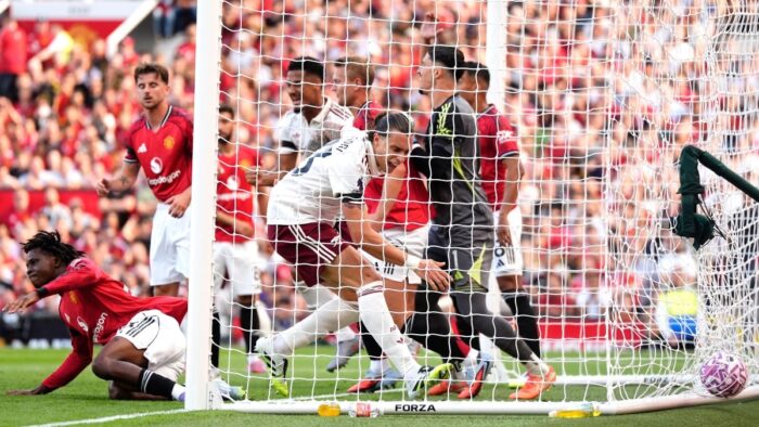 Bayindir howler gives Arsenal early lead at Old Trafford