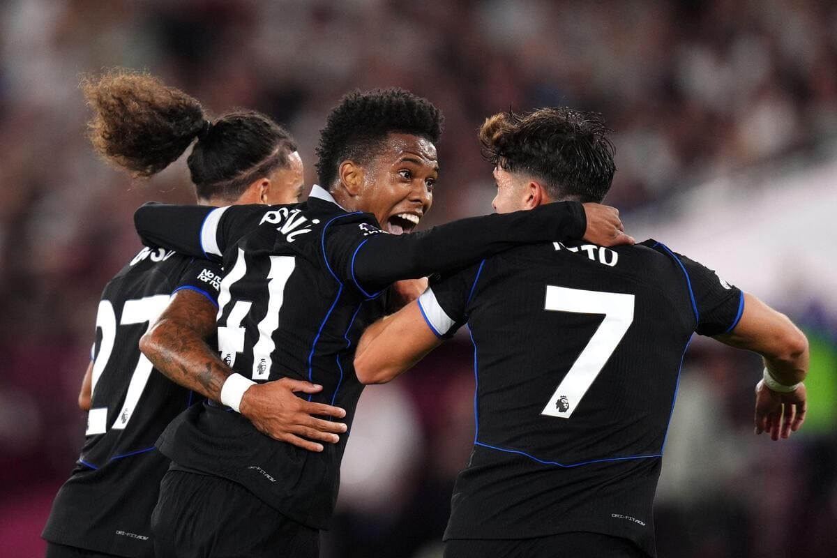West Ham 1-5 Chelsea: No Palmer, no problem as world champions heap pressure on Potter
