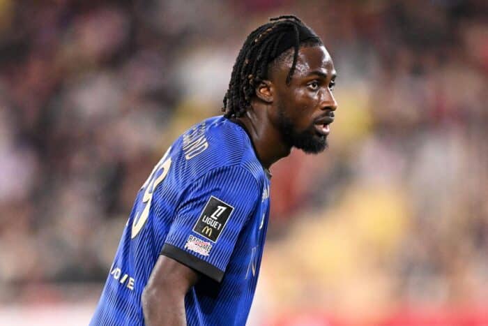Aston Villa sign £30m striker Guessand