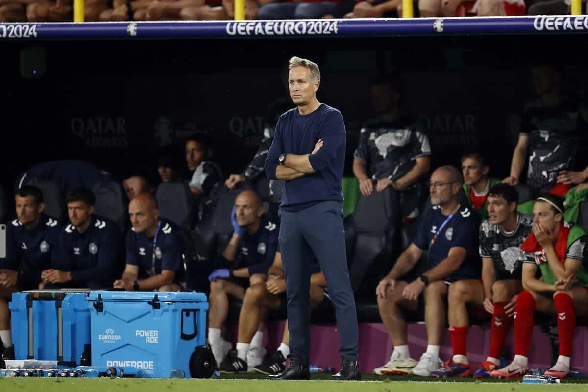 Bayer Leverkusen turn to Kasper Hjulmand after Erik ten Hag shambles