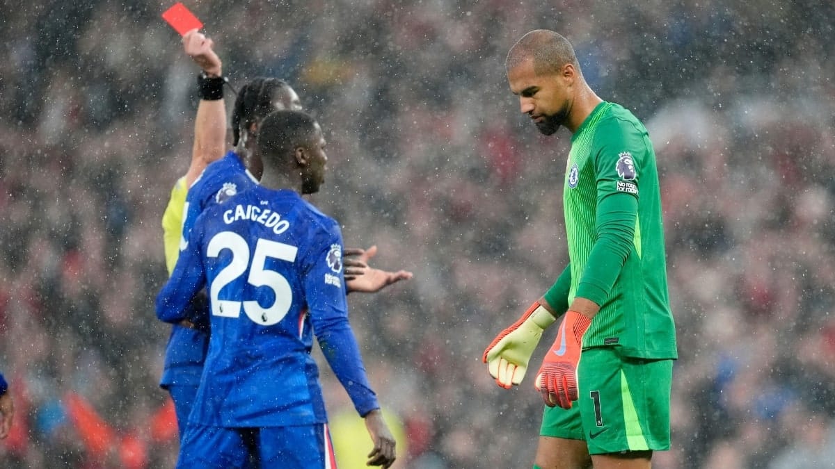 Man Utd vs Chelsea: Sanchez red card derails Blues with Palmer hooked as Red Devils storm into lead