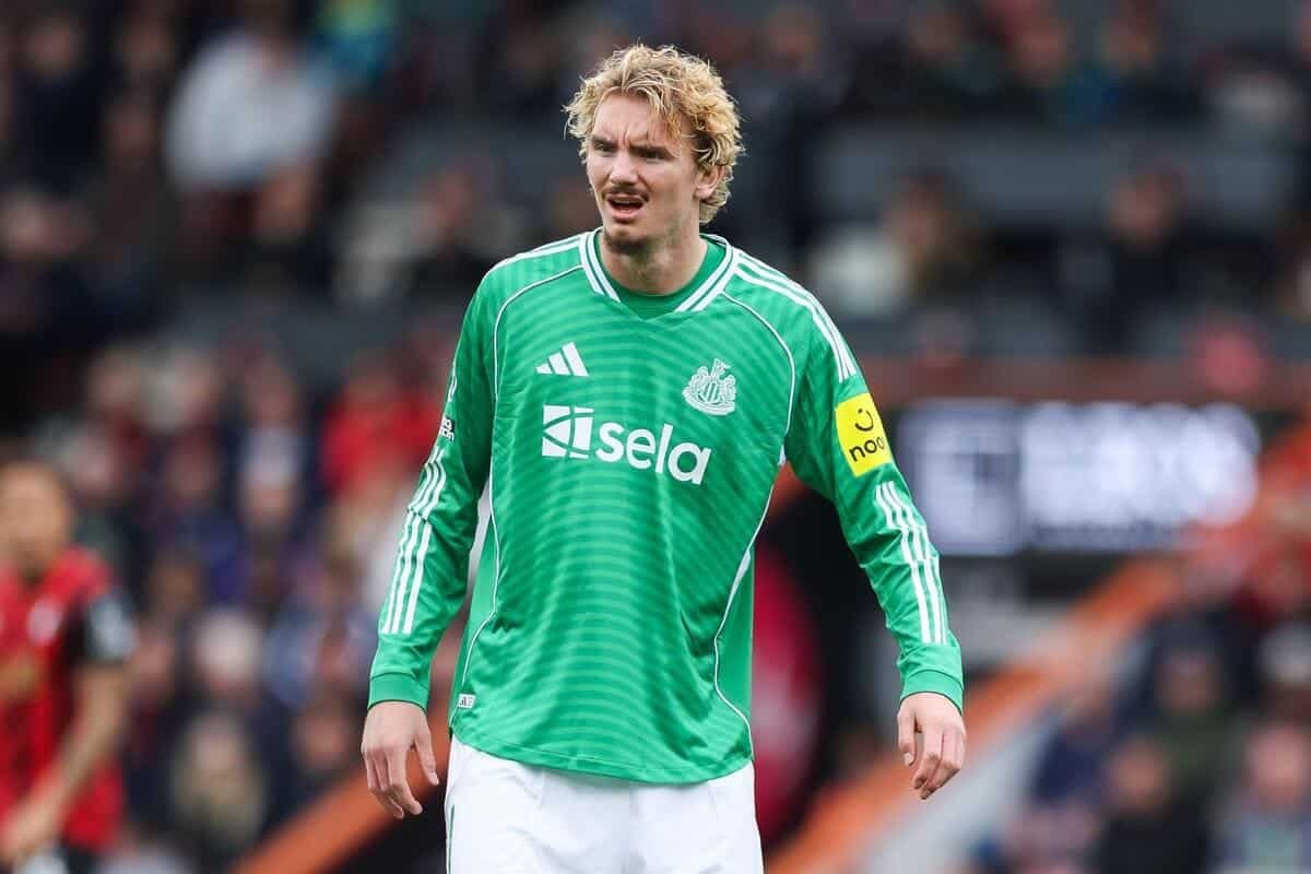 Newcastle boss Howe dismisses comparisons between Isak and Woltemade ahead of EFL Cup defence