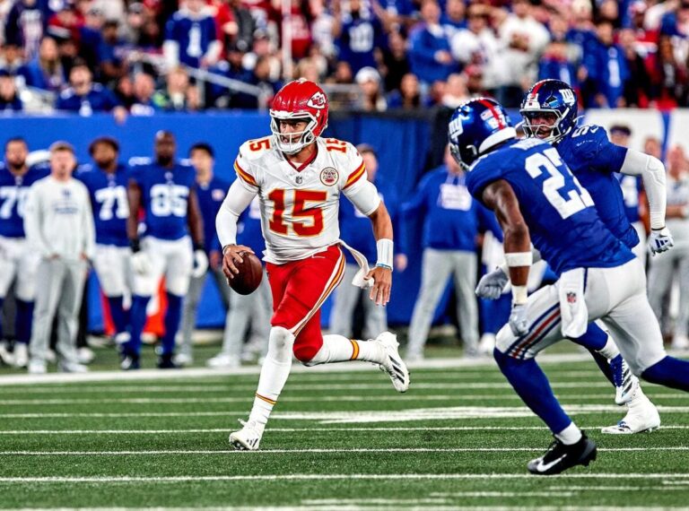 NFL: Chiefs Smother Giants For Their First Win Of The Season