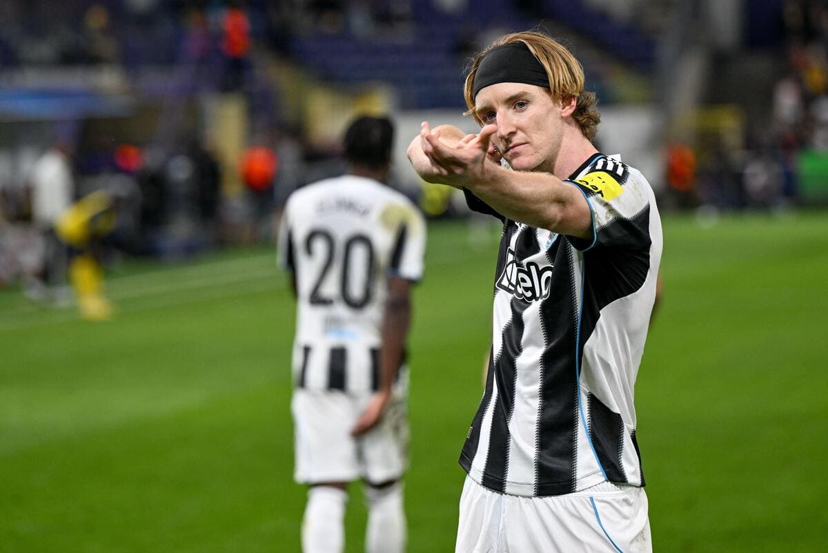 Newcastle boss Eddie Howe issues warning to Anthony Gordon: ‘I won’t play a player if I don’t think they are 100% committed’