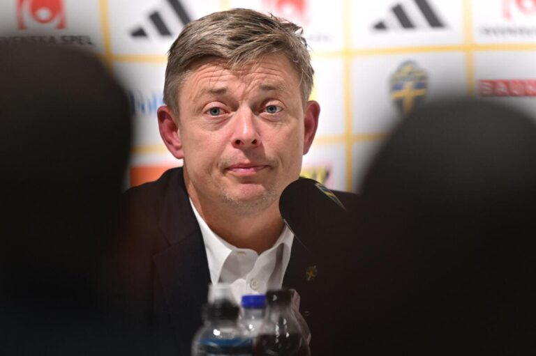 Sweden sack Tomasson after Isak and Gyokeres flop again against Kosovo