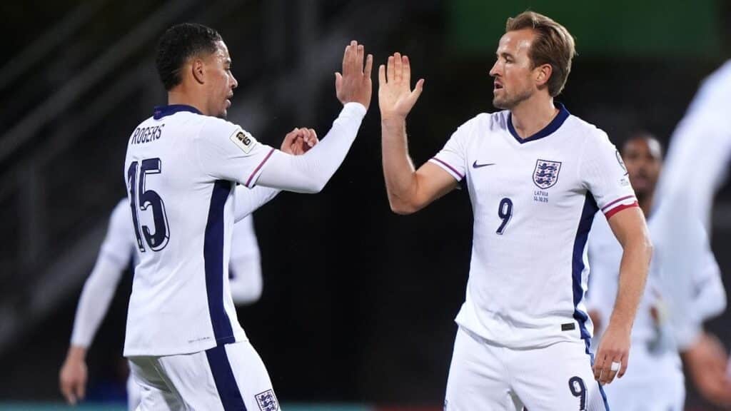 Harry Kane and Morgan Rogers celebrate an England goal