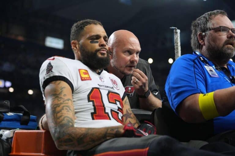 Buccaneers lose Evans to broken collarbone in defeat to Lions