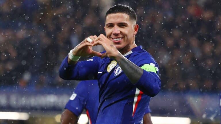 WATCH: Fernandez screamer puts Chelsea ahead against Tottenham