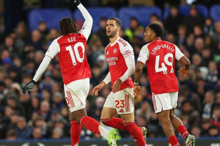 Arsenal v Brighton: Confirmed line-ups as Gunners look to maintain Premier League top spot