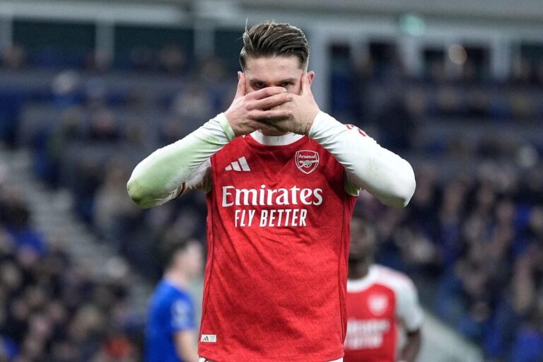 WATCH: Gyokeres gives Arsenal early lead before Saka doubles against Fulham