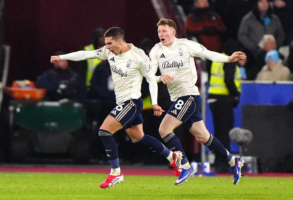 West Ham 1-2 Nottingham Forest: Hammers seven points from safety after late penalty