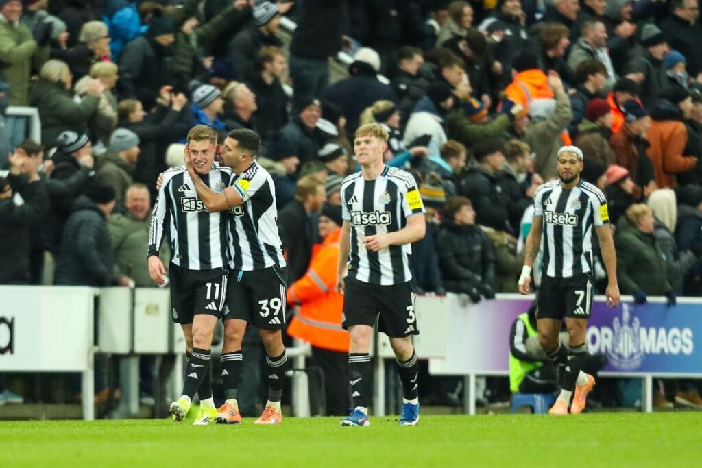 Newcastle celebrate Harvey Barnes' winner against Leeds
