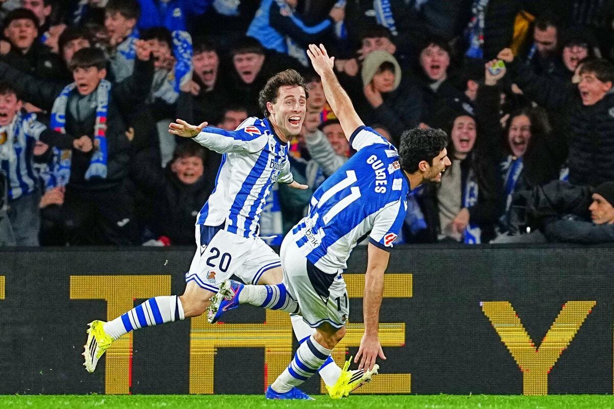 Real Sociedad 2-1 Barcelona: Title race reignited as Catalans stunned in San Sebastián