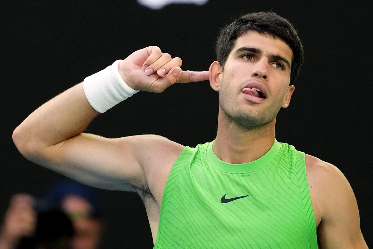 Carlos Alcaraz withdraws from Roland Garros with wrist injury