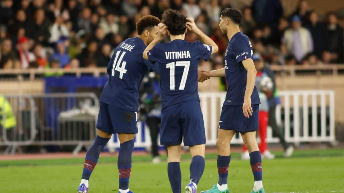 PSG 1-2 Lyon: Report, result and goals as French champions suffer title blow
