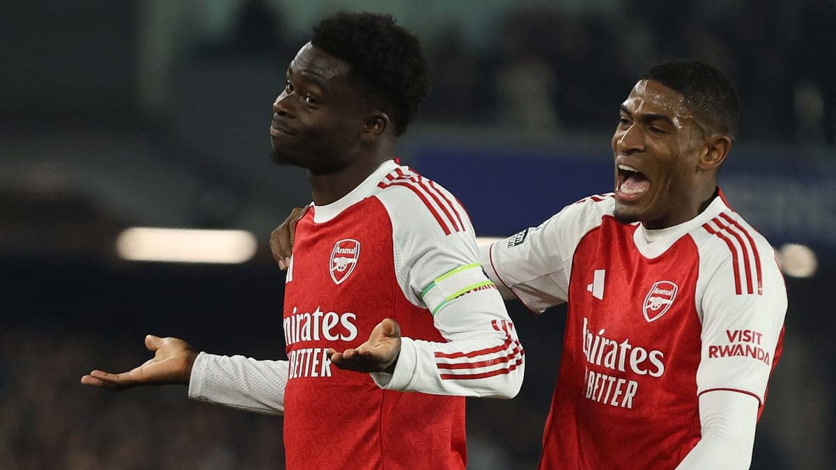 LIVE – Arsenal v Burnley: Commentary, updates, goals and stats as Gunners look to edge closer to the title