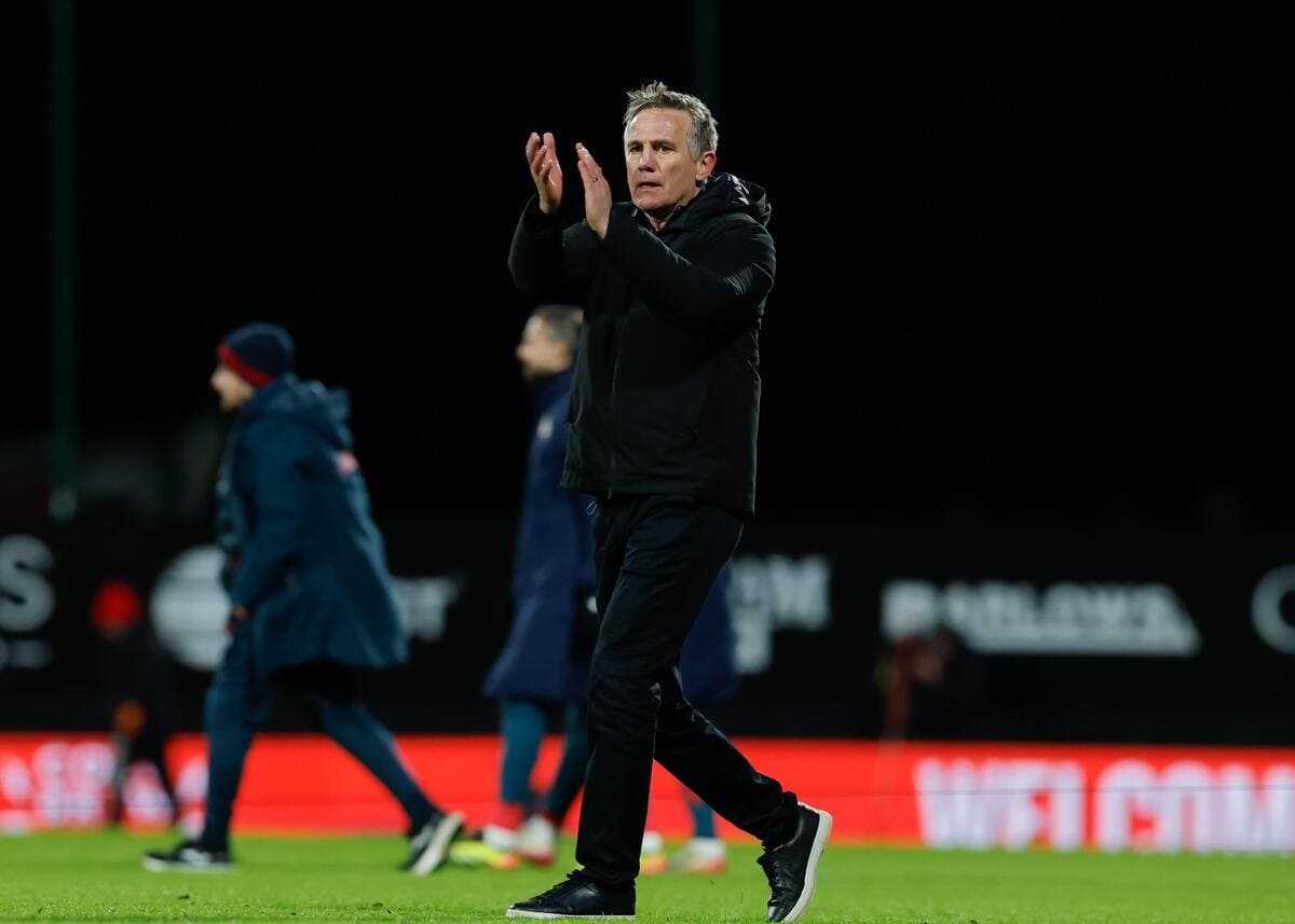 Wrexham 2-0 Swansea City: Parkinson hails Red Dragons after derby win