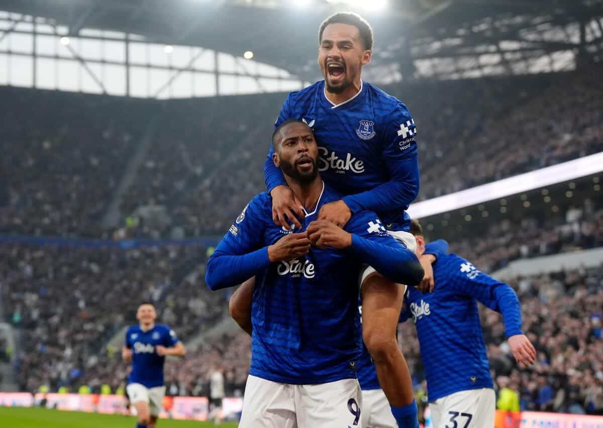 Everton 3-0 Chelsea: Report, result and goals as Toffees claim huge win in European race