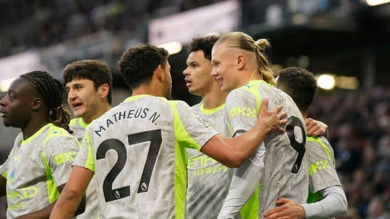 Everton v Manchester City: Predicted line-ups, preview and where to watch huge game in title race