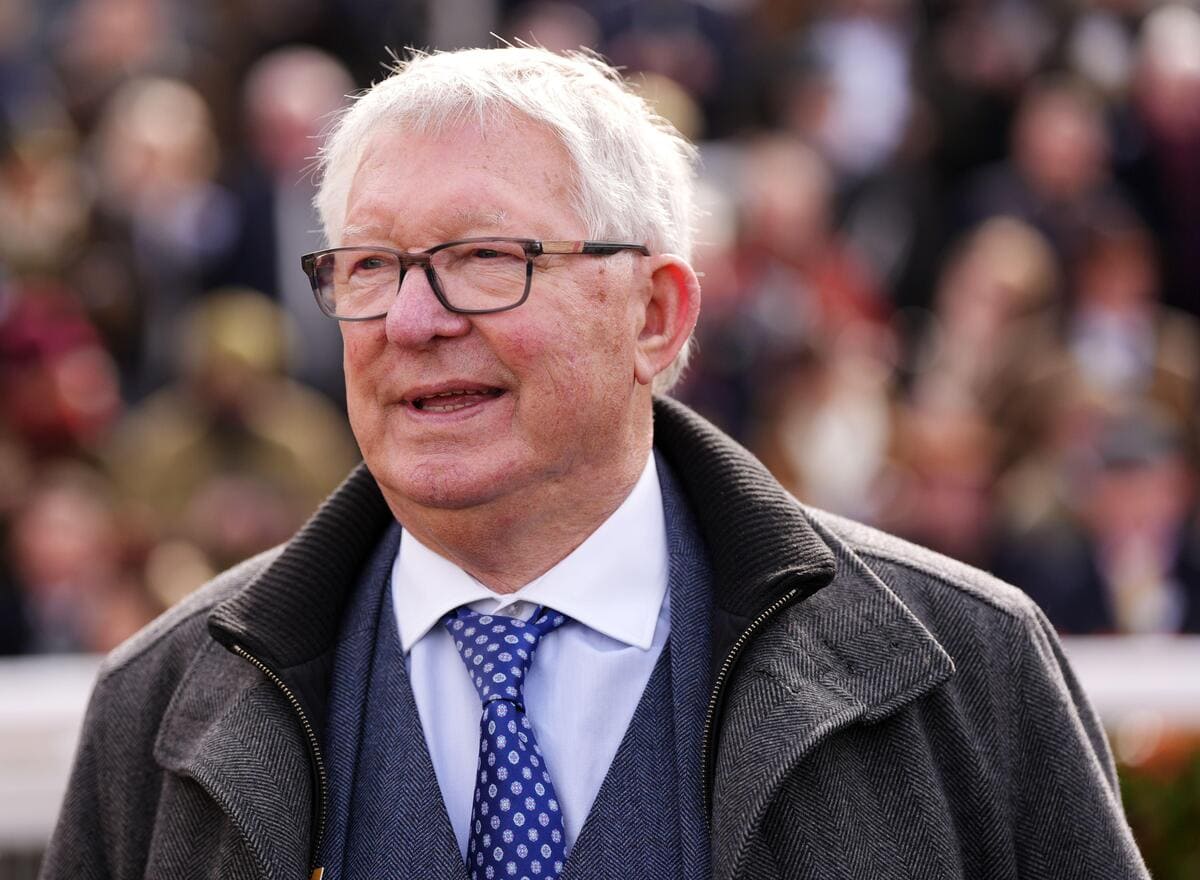 Manchester United: Alex Ferguson taken to hospital before Liverpool clash